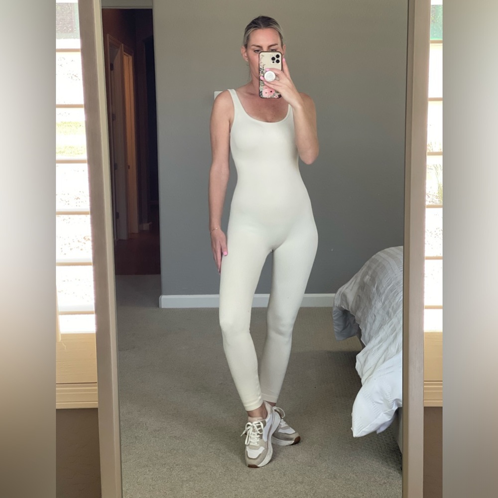 NWT - Seamless Ribbed Fitted Style Body Jumpsuit ~ Bone - Picture 6 of 7